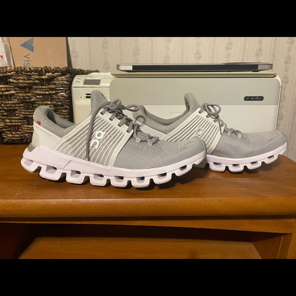 On Women’s Cloudswift  9.5
